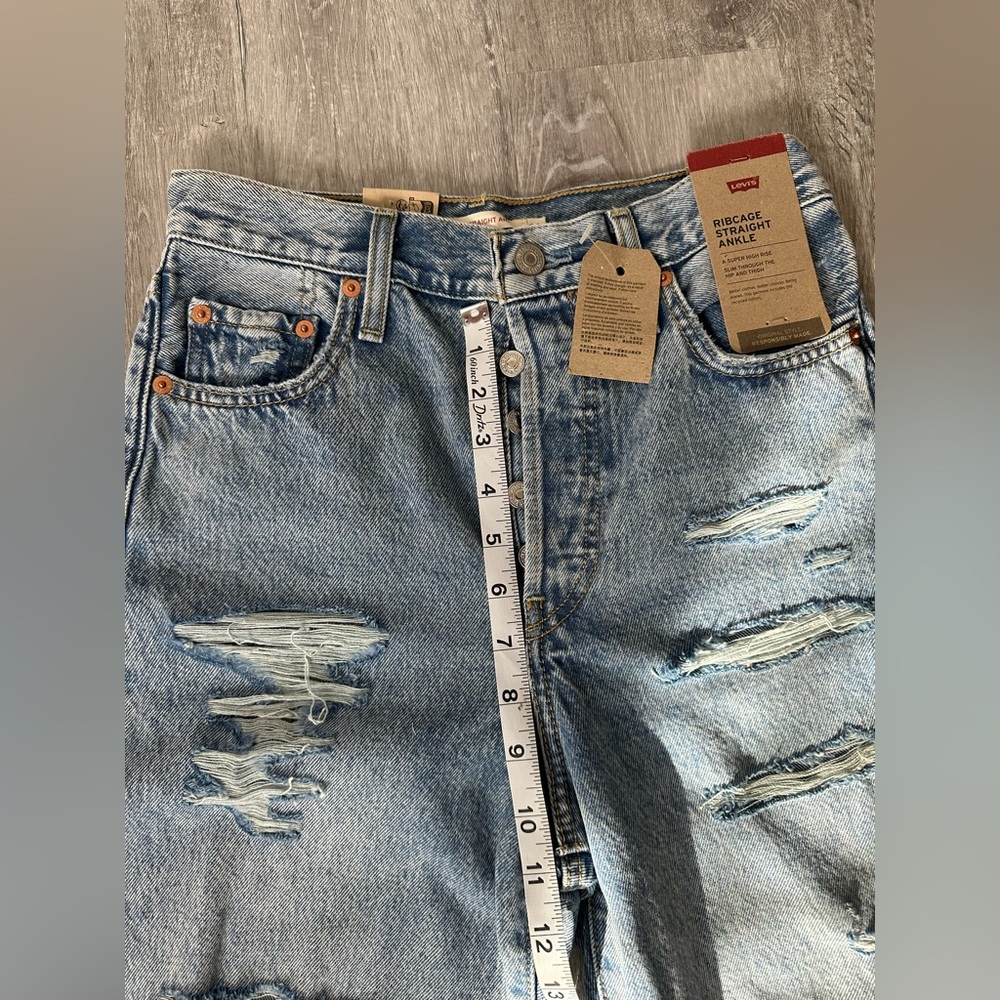 Levi's Ribcage Straight Ankle jeans in Light wash distressed Women’s size 26 NWT - Picture 9 of 10